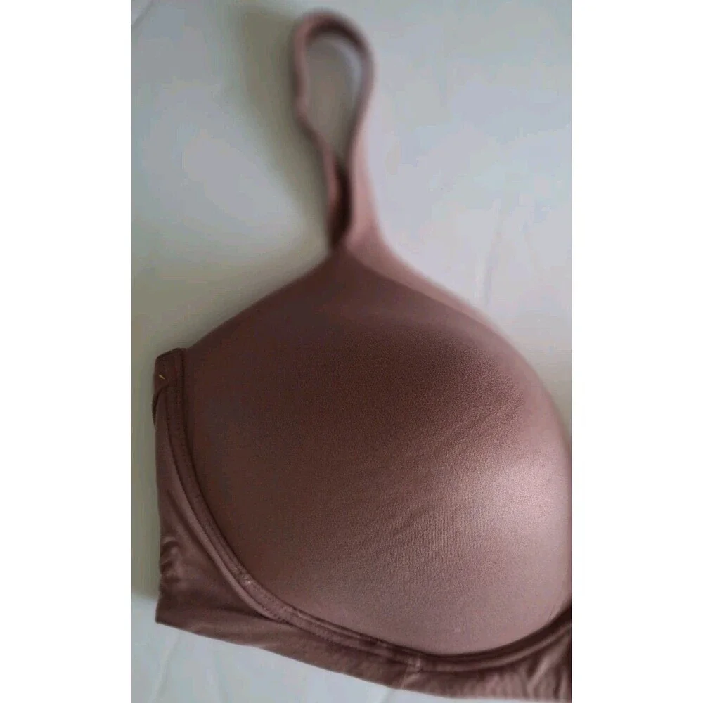 Victoria's Secret Body by Victoria Wireless Bra Sz 38DD Mauve Lightly Lined